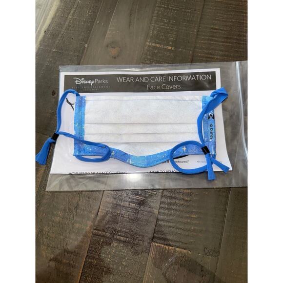 New Disney Cast Member‎ Exclusive Face Cover Dust Mask Pleat Pixie Sz M - Picture 3 of 5